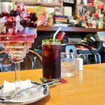 ヴァンヴェール珈琲 - アメリカンチェリーパフェ+コーヒーセット(950円)
