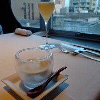 KINOE - 冷たいスープでスタート