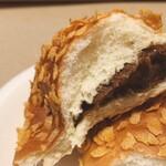 ベーカリー ハナ - 焼きカレーパン