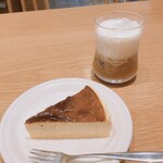 ポポラマーマ - バスクチーズケーキ/アイスカフェラテ
