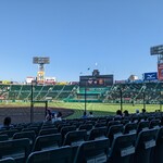 甲子園カレー - 2206_甲子園カレー_試合前の雰囲気。これが最高なんです。青空、緑の芝、黒土とこのコントラストだけでテンション爆上げです。