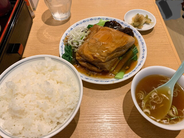 四つ角飯店 - 角煮定食（１１００円）