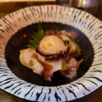 酒場かんかん - 他店では見れない大粒のタコわさ。もはや刺身。