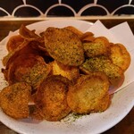 酒場かんかん - ポテトチップスも手作り。さすが北海道は違うなー。