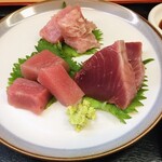 季節料理 魚竹 - どれも新鮮でおいしいお刺身。贅沢の極みです。