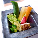 合掌レストラン 大藏 - 目にも鮮やかな自然の彩り。六種六色の味わいだ