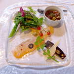 合掌レストラン 大藏 - 前菜のサラダ、青柳、スモークサーモン、さごし西京焼、ほたるいかのアヒージョ