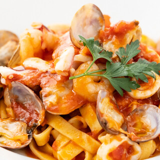 Enjoy the daily pasta with your favorite sauce. Great value takeaway too