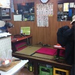 京城苑 - 狭い店内