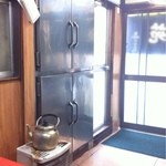 京城苑 - 小上がりから入口に向かって