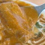 インド人100% - カレーソースが沁み渡ってる手羽先、ジューシー