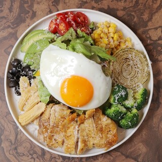 オシャレなランチメニューも充実♪