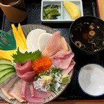 まるたか - 地魚 海鮮丼 1180円。