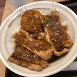 松屋 - 洋風ガーリックポークステーキ丼