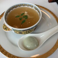 ジャスミンガーデン - ふかひれスープに木の芽の豆腐ムースを浮かべて