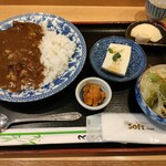 Kisen - 牛すじカレー定食