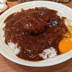 カレーハウス キラリ - ハンバーグカレー大盛(生卵)