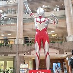 馬車道 大かわ - みなとみらいにはウルトラマン