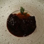 モノリス - 牛バラ赤ワイン