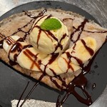 Cafe konya - 料理写真:デザートガレット　王道のチョコレート、バナナ、バニラアイスでどうぞ