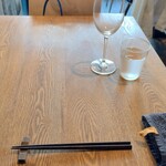 sio - 一皿めはお箸でいただきました。その最初のセッティング