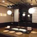 そば処 鶴寿庵 - 落ち着ける店内