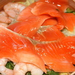 サーモンと小エビ アップ
