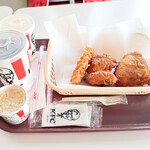 ケンタッキーフライドチキン - オリジナルチキン2P、カーネルクリスピー、コールスローサラダ、レモネードソーダ、ペプシコーラ