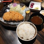 勝烈亭 新市街本店 - 定食