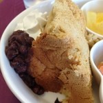 あんじゅ - 自家製紅茶のシホンケーキ、小倉餡にホイップクリーム