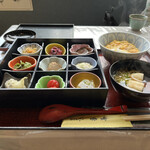 Shokudou Inaho - がっこ懐石1,650円…がっこ(お漬物)のお料理9品といぶりがっこの玉子丼、きりたんぽ椀