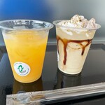SAKURA Cafe - オレンジジュースとほうじ茶フラッペ