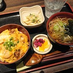 Jidori To Shunsai Kiraku - 親子丼ハーフ&旬蕎麦ハーフ(202.06)