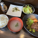 韓国創作料理とうがらし - 牛焼肉定食（1,300円）