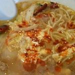 いせのじょう - 辛口白菜ラーメン、途中から自家製ラー油投入