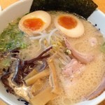 山小屋 - 昭和（むかし）ラーメン　煮玉子の半熟具合と味加減は完璧！流石工場直送。