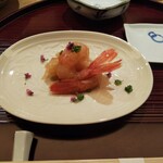 Ten Yokota - 醤油ヅケにしたボタン海老。ねっとり甘く美味。