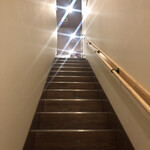 Hasuya - 階段を登ると、満タンの賑わい。