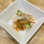 かつぎや - 一品めは変化球系のよだれ鶏