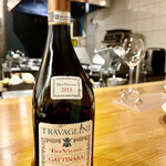 f - 一度見たら忘れない特徴的なボトルのネッビオーロ100％です