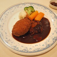 レストラン香味屋 - メンチカツとビーフシチューの盛合せ