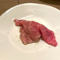 しゃぶしゃぶKINTAN 表参道店 - 国産和牛ザブトンのしゃぶり寿司　コースのひと品