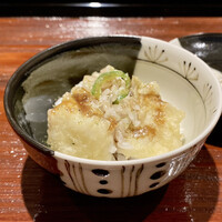 割烹 隆 - 鱧の天ぷらご飯
                    鱧がふっくらと揚がり甘めのタレがぴったりな味付け、山椒の風味良くとっても美味しいご飯です♪