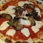 グランドゥーカ - 揚げナスのピザ