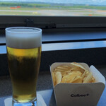 ANAラウンジ - 飛行機を見ながらのビールはやっぱり良いね♡