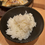 鶴亀飯店 - 餃子にご飯は良く合います＼(^o^)／