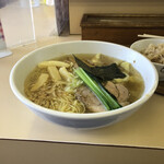 支那そば心麺 - 富山ホワイトワンタンメン、1,100円。