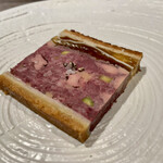 ラチュレ - 四種(熊・穴熊・鹿・猪)肉のパテ・アン・クルート