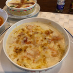 グラティナ - エビグラタン。貝の形のパスタが入る。ドリアが1番好きなのだが、ひとつしかなく子供に取られた
