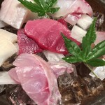 めしの助 - お造り(太刀魚、こしょう鯛、生本まぐろ、黒むつ)